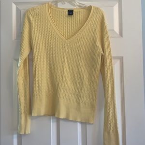 Gap sweater